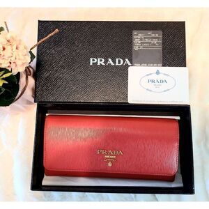 PRADA| Red Vitello Move 1 Large Wallet| Women's Wallet
